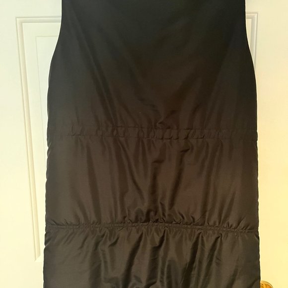 Quilted Outdoor Vest Like New - Picture 4 of 4